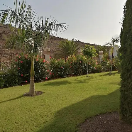 Prachtig Gelijkvloers Met Verwarmd Zwembad & Fitness Apartment *